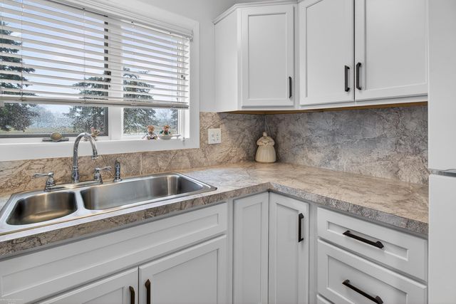 20024 Great Oaks Circle S Drive 162, Clinton Township, MI 48036