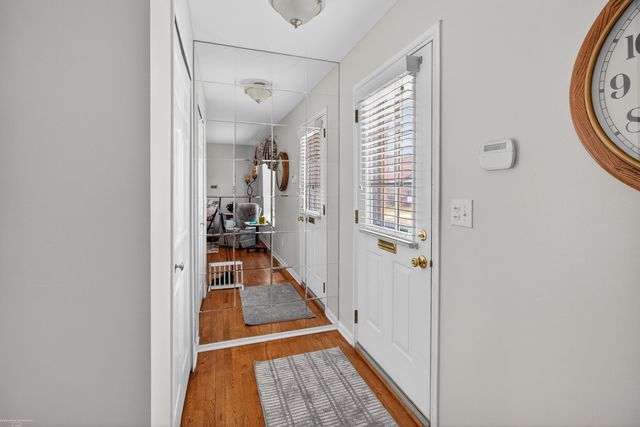 20024 Great Oaks Circle S Drive 162, Clinton Township, MI 48036