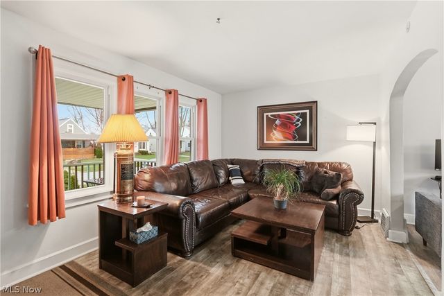 4918 Yorkshire Avenue, Parma, OH 44134