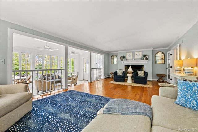 1 Horseshoe Path, Lloyd Harbor, NY 11743