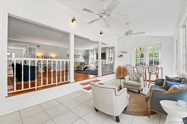 1 Horseshoe Path, Lloyd Harbor, NY 11743