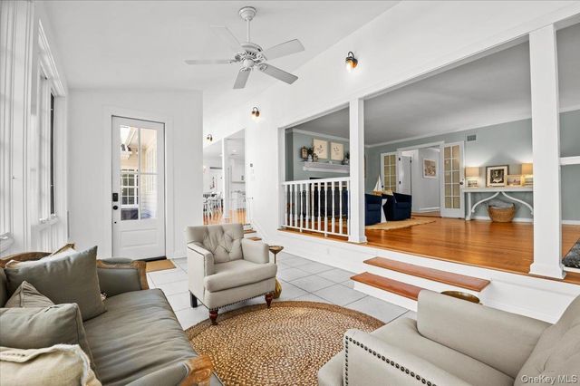 1 Horseshoe Path, Lloyd Harbor, NY 11743