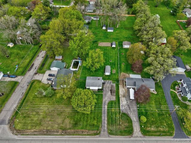 6087 E Hill Road, Grand Blanc, MI 48439