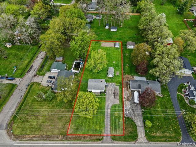 6087 E Hill Road, Grand Blanc, MI 48439