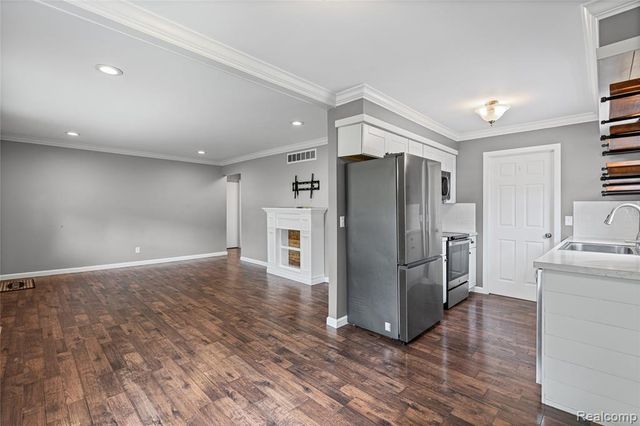 6087 E Hill Road, Grand Blanc, MI 48439