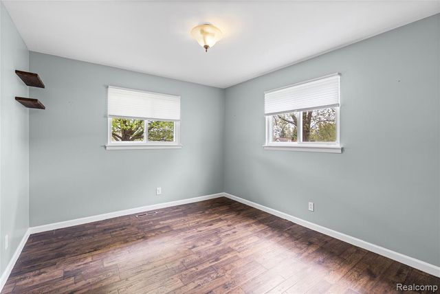 6087 E Hill Road, Grand Blanc, MI 48439