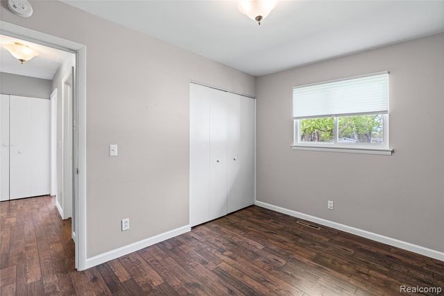 6087 E Hill Road, Grand Blanc, MI 48439