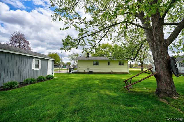 6087 E Hill Road, Grand Blanc, MI 48439