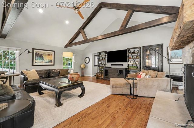 3780 Squirrel Road, Bloomfield Hills, MI 48304