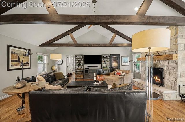 3780 Squirrel Road, Bloomfield Hills, MI 48304
