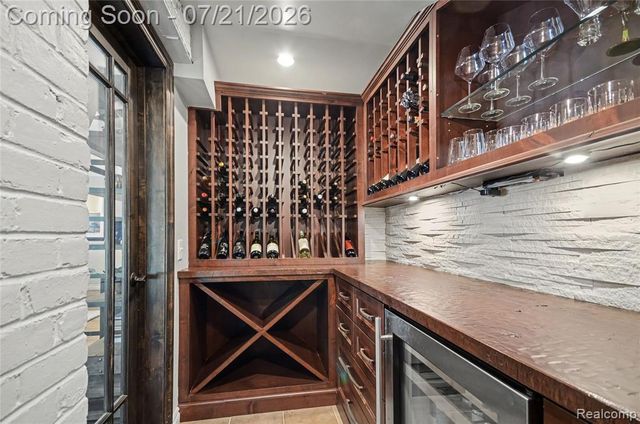 3780 Squirrel Road, Bloomfield Hills, MI 48304