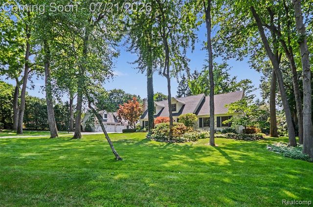 3780 Squirrel Road, Bloomfield Hills, MI 48304