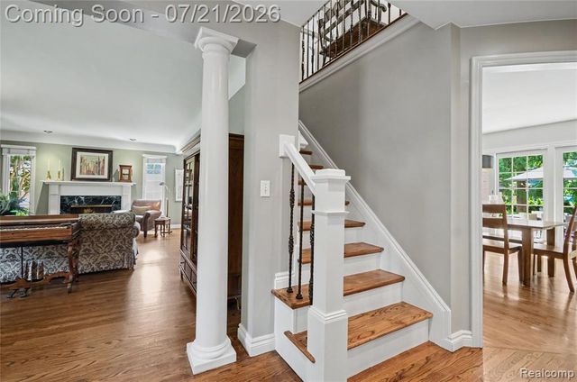 3780 Squirrel Road, Bloomfield Hills, MI 48304