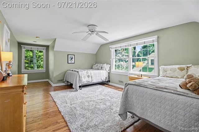3780 Squirrel Road, Bloomfield Hills, MI 48304
