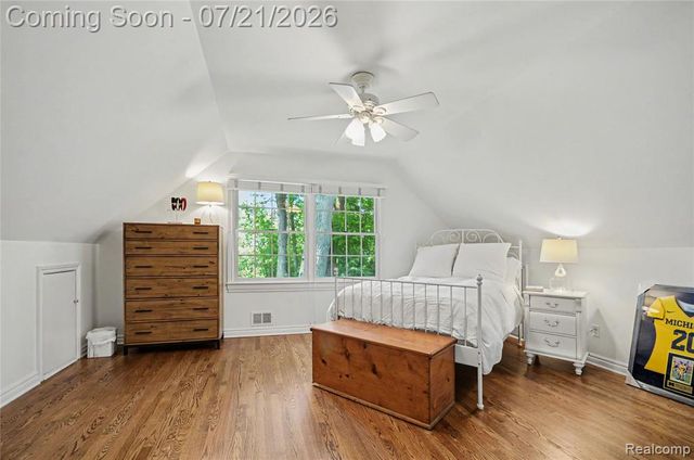 3780 Squirrel Road, Bloomfield Hills, MI 48304