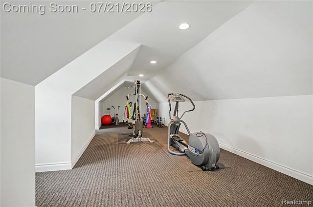 3780 Squirrel Road, Bloomfield Hills, MI 48304