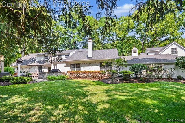 3780 Squirrel Road, Bloomfield Hills, MI 48304