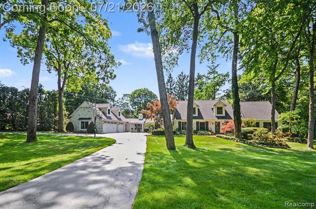 3780 Squirrel Road, Bloomfield Hills, MI 48304