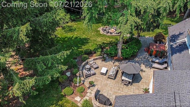 3780 Squirrel Road, Bloomfield Hills, MI 48304