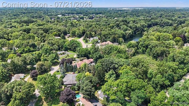 3780 Squirrel Road, Bloomfield Hills, MI 48304