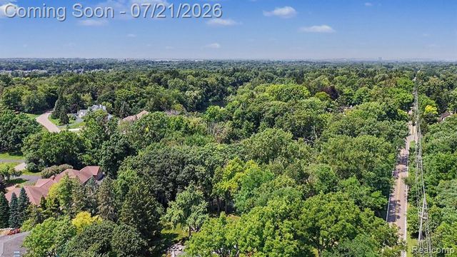 3780 Squirrel Road, Bloomfield Hills, MI 48304