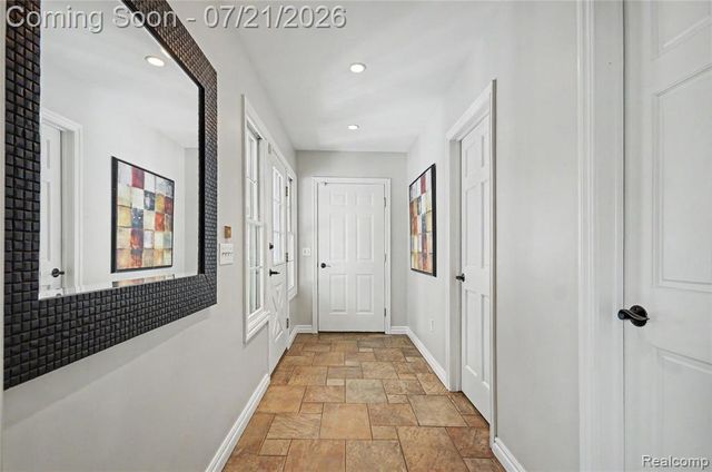 3780 Squirrel Road, Bloomfield Hills, MI 48304