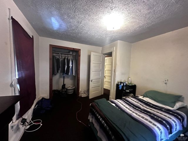 1729 Fairchild Avenue, Manhattan, KS 66502