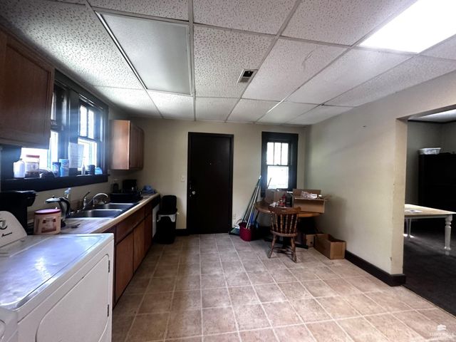 1729 Fairchild Avenue, Manhattan, KS 66502