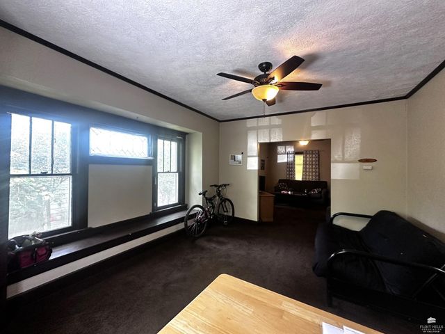 1729 Fairchild Avenue, Manhattan, KS 66502