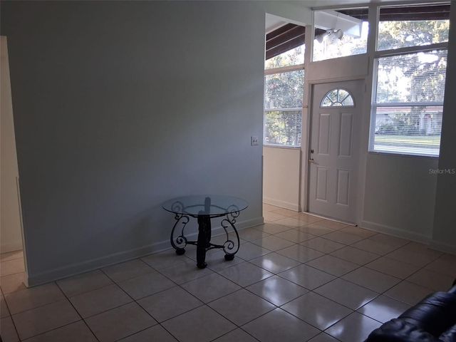 924 LAKEWOOD AVENUE, Tampa, FL 33613