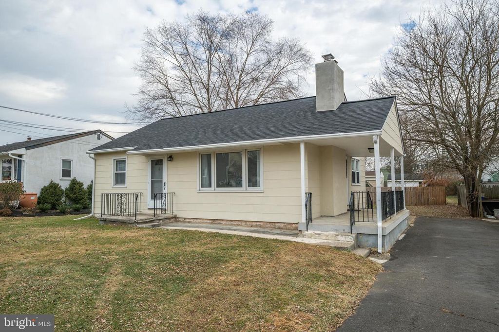 233 GARDEN AVE, Horsham, PA 19044