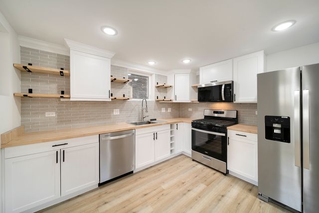 1137 N Francisco Avenue 1, Chicago, IL 60622