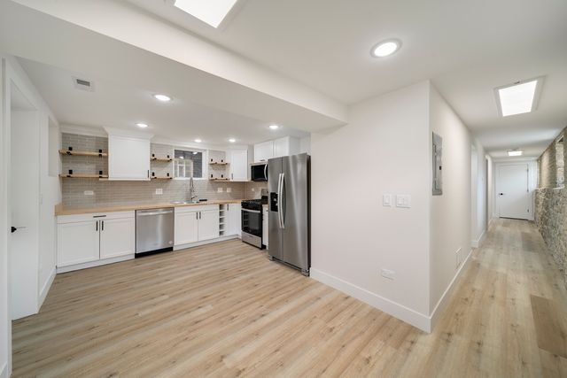 1137 N Francisco Avenue 1, Chicago, IL 60622