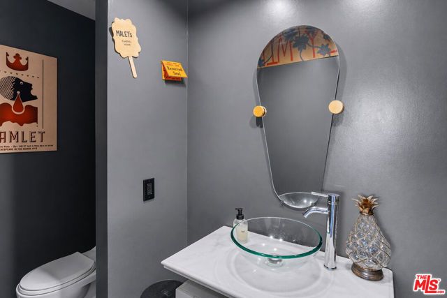 5545 Whitsett Avenue 8, Valley Village, CA 91607