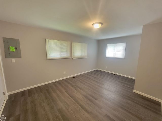 24203 Pingree Avenue, Warren, MI 48089