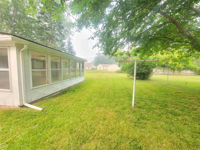 24203 Pingree Avenue, Warren, MI 48089
