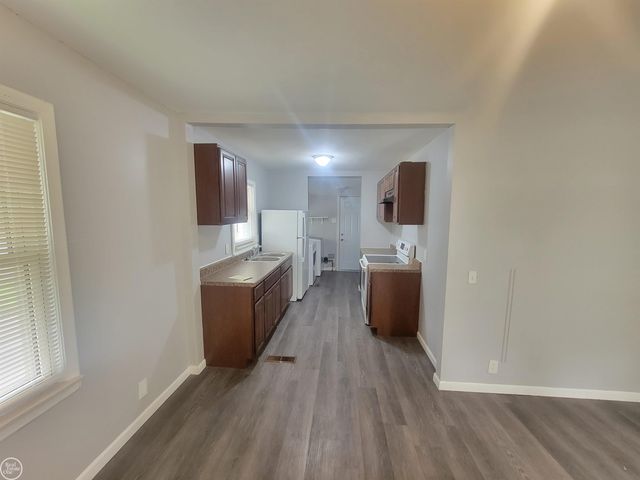 24203 Pingree Avenue, Warren, MI 48089