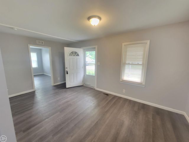 24203 Pingree Avenue, Warren, MI 48089
