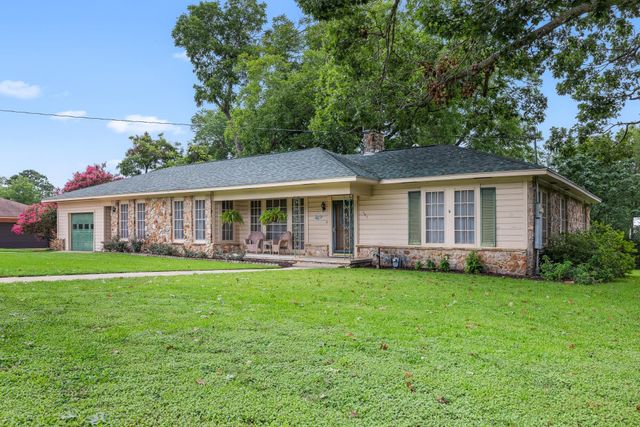 404 W Tom Green Street, Brenham, TX 77833