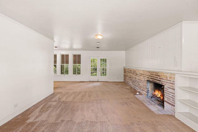 404 W Tom Green Street, Brenham, TX 77833