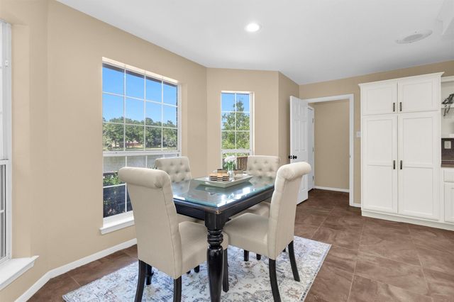 1915 E Lake Drive, Huntsville, TX 77340