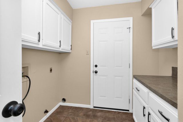1915 E Lake Drive, Huntsville, TX 77340