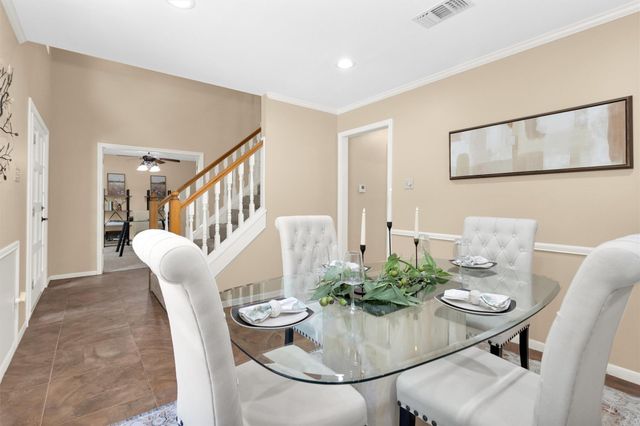 1915 E Lake Drive, Huntsville, TX 77340