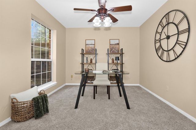 1915 E Lake Drive, Huntsville, TX 77340