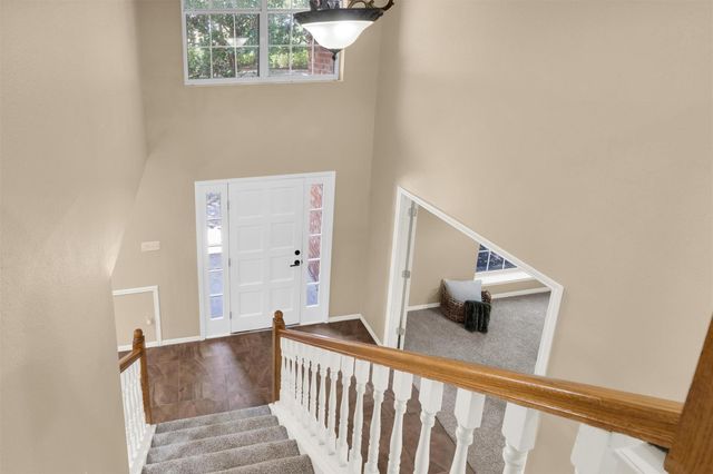1915 E Lake Drive, Huntsville, TX 77340
