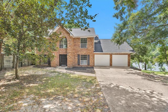 1915 E Lake Drive, Huntsville, TX 77340