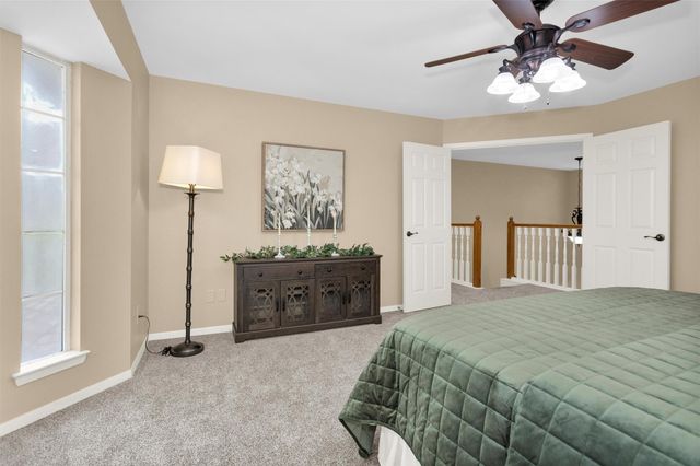 1915 E Lake Drive, Huntsville, TX 77340