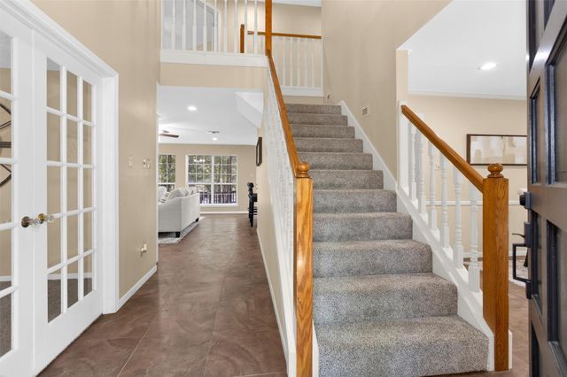 1915 E Lake Drive, Huntsville, TX 77340
