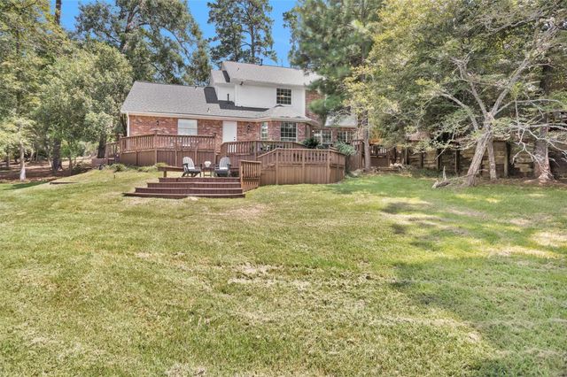 1915 E Lake Drive, Huntsville, TX 77340