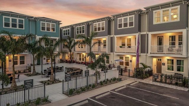 474 31ST WAY N 7, St Petersburg, FL 33713